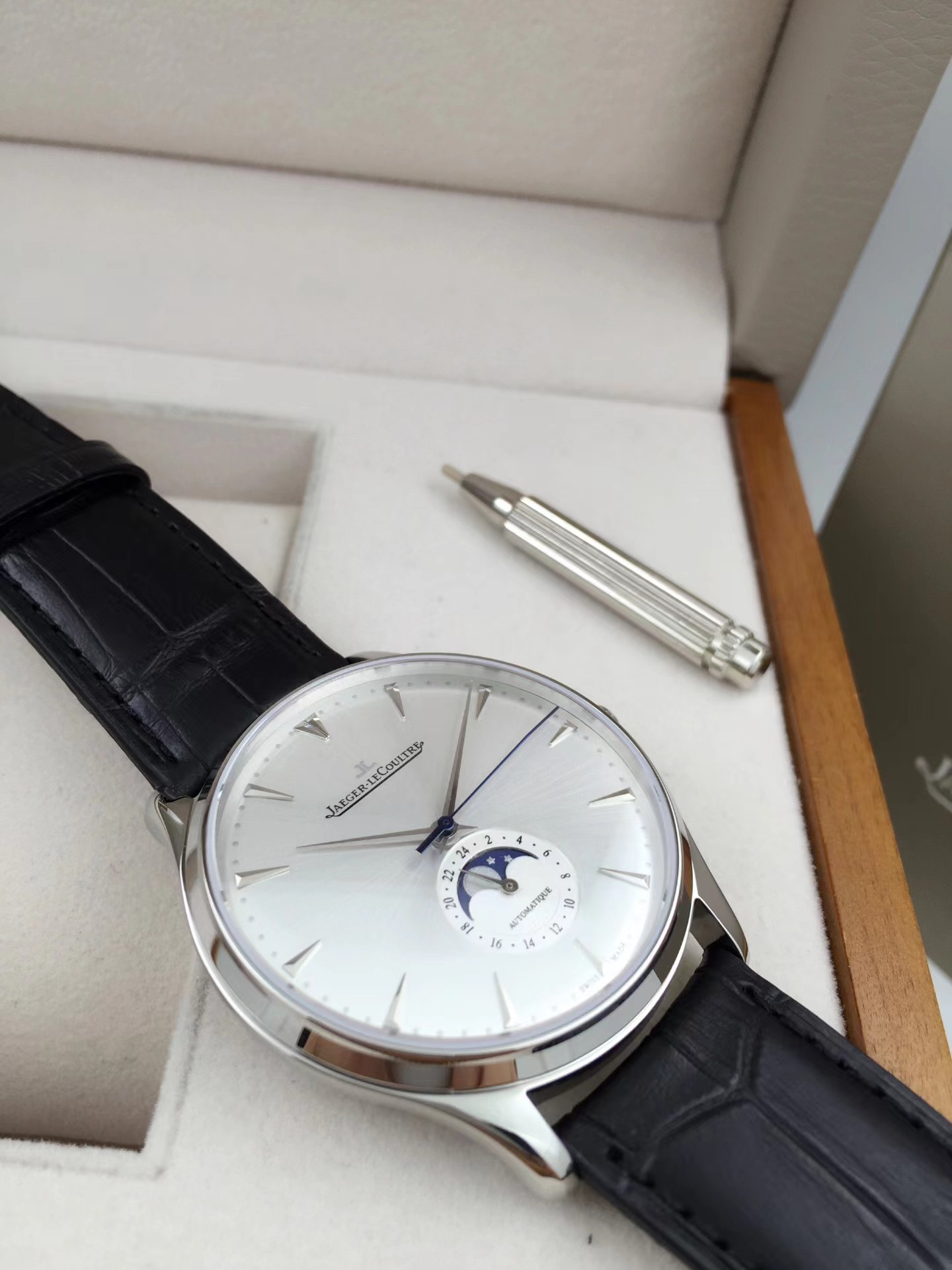 Jaeger-Lecoultre積家           月相大師 尺寸：41mmx9mm Jaeger-Lecoultre 積家月相大師